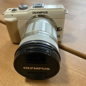 OLYMPUS E-PL7 ホワイト 14-42mmレンズ付き