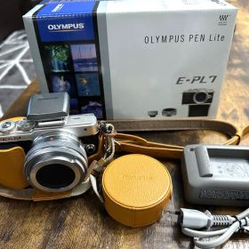 美品OLYMPUS PEN Lite E-PL7 EZレンズキット ブラック