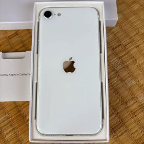 【美品】Apple iPhone SE (第2世代) ホワイト 本体