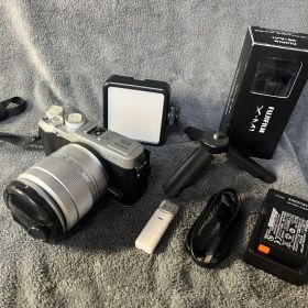 Fujifilm X-A2 ミラーレスカメラセット 純正ケース付き