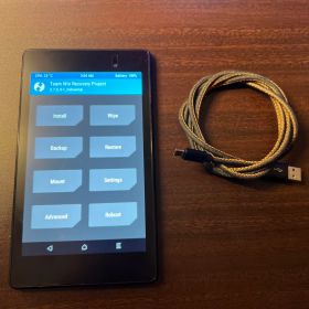 ASUS Nexus 7 2013タブレット 本体 USBケーブル付き