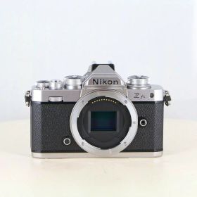 【中古】 (ニコン) Nikon Zfc ボディ シルバー【中古カメラ デジタル一眼】 ランク：AB