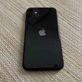 Apple iPhone 11 ブラック 本体