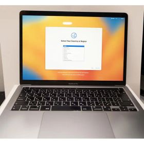 MacBook Pro 本体 8コア/8GB/ 256GB MYD82J/A
