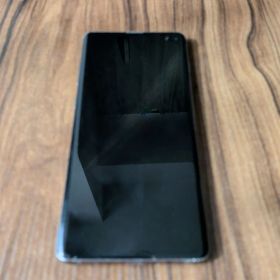 Samsung Galaxy S10＋ ブラック
