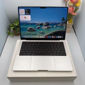 MacBook Pro M3 14インチ 2024 8/512 Sliver