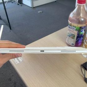 ホワイト iPad Pro 13インチ M4 512GB（2024年）