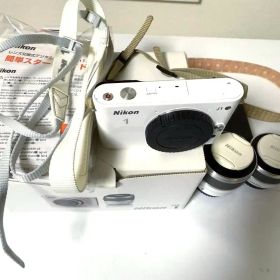 美品 ニコン Nikon 1 J1 ホワイト ダブルズームキット レンズ2本付き