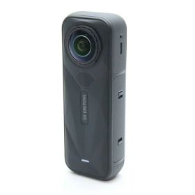 【中古】 《新同品》 Insta360 X5 エッセンシャルバンドル CINSAAHA-X504 [ デジタルカメラ ]