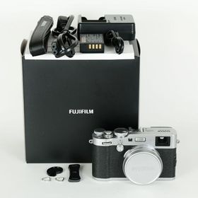 [良品 | シャッター数9,000回] FUJIFILM X100F シルバー | コンパクトデジタルカメラ