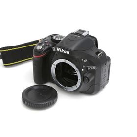 【全額返金保証】美品｜ニコン D5200 ボディ（センサー清掃済み） CA01-B3587-2Q1B