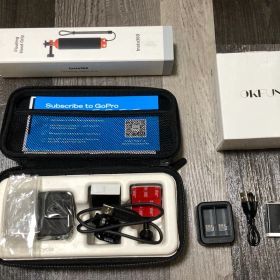 Go Pro Hero11 純正デュアルバッテリー、SDカードなど付属品多数