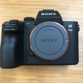 美品Sony α7 III ミラーレスカメラILCE-7M3シャッター1574回