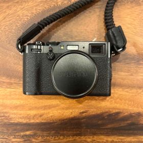 フジフイルム(富士フイルム)のFUJI FILM Xシリーズ 富士フイルム X X100F BLACK(コンパクトデジタルカメラ)