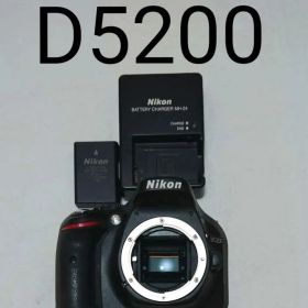 ニコン Nikon D5200 ボディ デジタル一眼レフ カメラ 中古