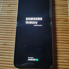 Samsung Galaxy Z Flip3 5G 128GB[中古]