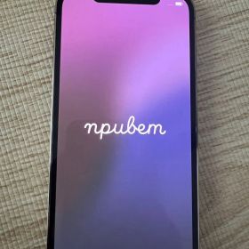 iPhone12pro ゴールド とイヤホン