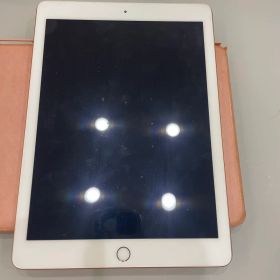 Apple iPad 10.2インチ ゴールド