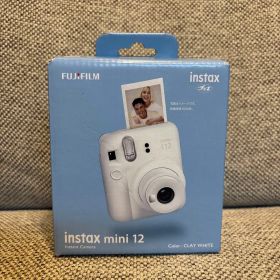instax mini 12 ホワイト 本体 + フィルム10枚+電池２本