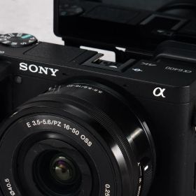 美品 SONY 真・α6400L 世界最速AF 4K動画 180度液晶 854