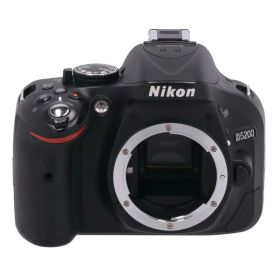 Nikon ニコン/デジタル一眼/D5200 ボディ/2033751/Bランク/21【中古】