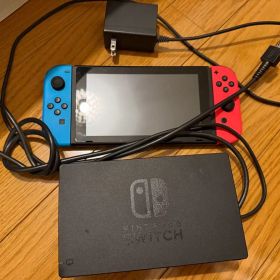 Nintendo Switch 本体 青/赤 Joy-Con（※画面故障あり）