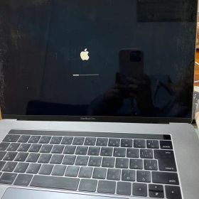 ジャンク MacBook Pro 15インチ 2016 i7 16gb 1tb
