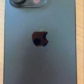 ほぼ新品iPhone 16 Pro 本体 SIMフリーケーブル・カバー付