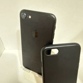 【バッテリー最大容量100%】iPhone7 128GB ブラック ケース付き