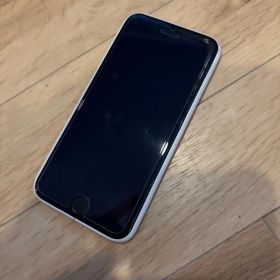 iPhone SE3 MYNUSケース付き