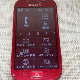 docomo F-06F レッド スマートフォン