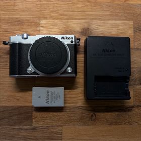 ニコン(Nikon)のNikon 1 J5 本体・バッテリー 半ジャンク(デジタル一眼)