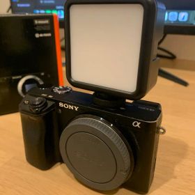 SONY α6300 ミラーレス一眼カメラ+Ulanzi照明プレゼント