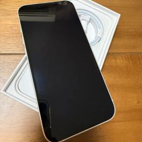 極美品 iPhone13 本体 ケース有り 充電ケーブル有り