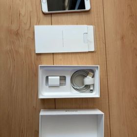 Apple iPhone 8 ゴールド