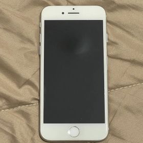 Apple iPhone 7 シルバー 本体