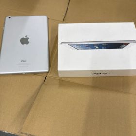 第一世代Apple iPad mini シルバー 本体のみ 中の付属品は新品です