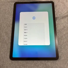 Apple iPad Air 10.9 (2020年、第4世代) 新品¥39,600 中古¥27,500