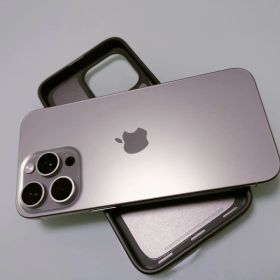 Apple iPhone 15 Pro MAX 本体