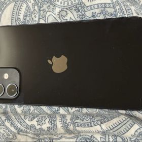 Apple iPhone 12 ブラック