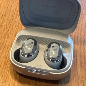 【値下げ】JBL Live Free 2 ワイヤレスイヤフォン