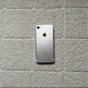 Apple iPhone 7 ゴールド 本体