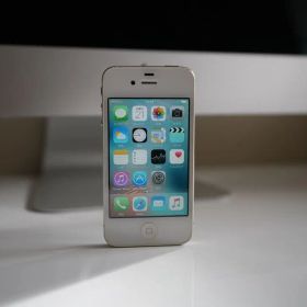 iPhone 4S ホワイト 16GB