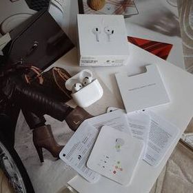 箱1式 ⇔ Apple AirPods 4 エアポッズ 100%/100% アップル CDA02