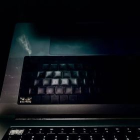 MacBook pro M1 16インチ2テラのストレージにカマタイズ済み