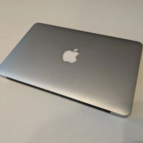 MacBook Air コアi5 /SSD128ギガ