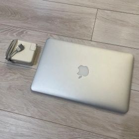 MacBook Air 11-inch Early 2015