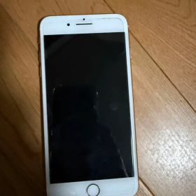 iPhone 8 Plus ゴールド