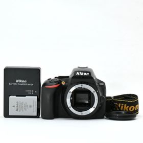 ＜美品＞ Nikon D5600 ボディ｜撮影枚数2,052枚｜極上美品(デジタル一眼)
