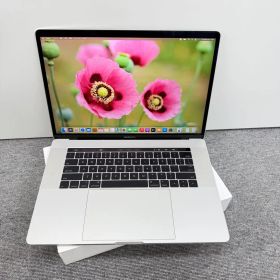 MacBook Pro 2016 15インチ16GB / 512GB｜シルバー